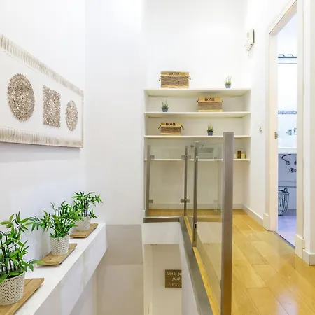 Living4malaga El Escondite Triplex Apartment